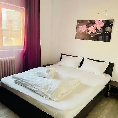 Central Apartment Near The Old Town Gl19 *